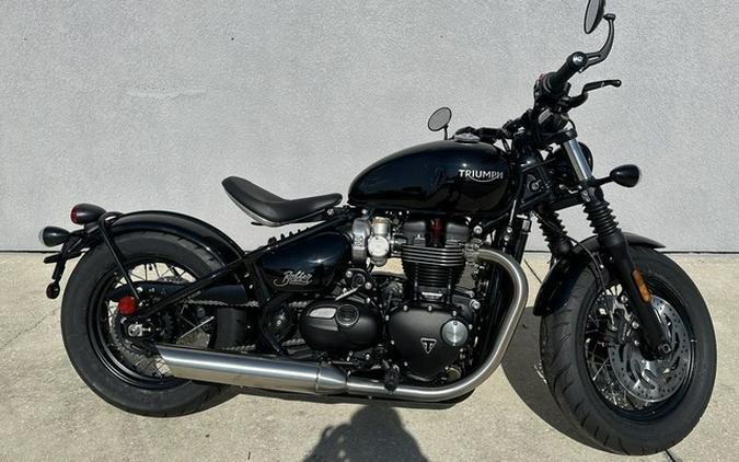 2024 Triumph Bonneville Bobber Jet Black