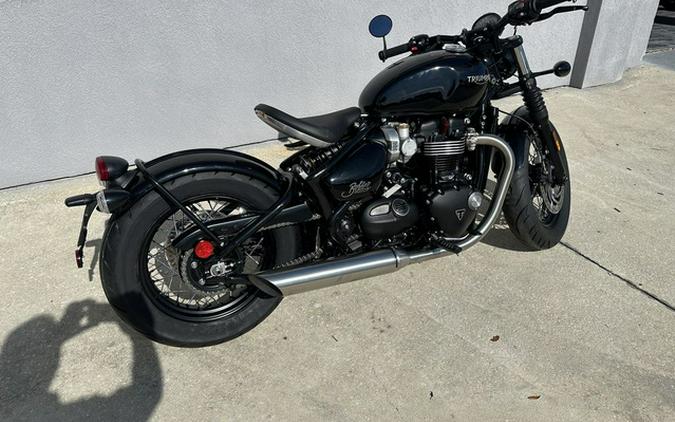 2024 Triumph Bonneville Bobber Jet Black