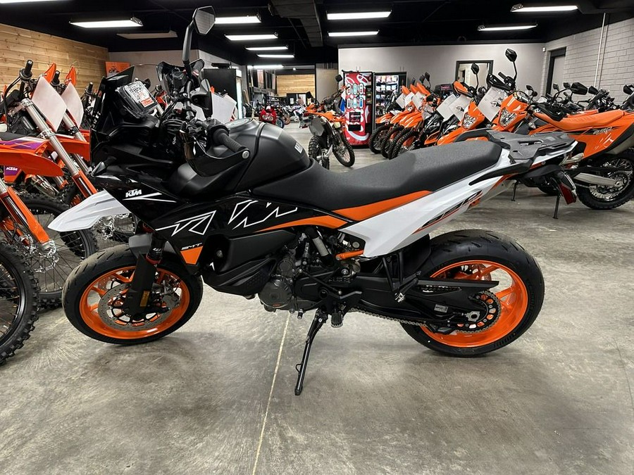 2024 KTM 890 SMT