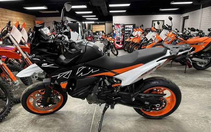 2024 KTM 890 SMT