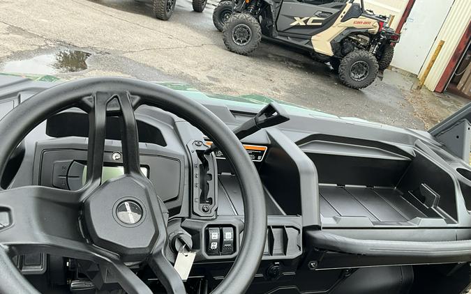 2023 Can-Am Defender