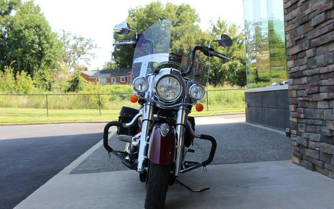 2017 Indian Chief Classic Burgundy Metallic Over Thunder Blac