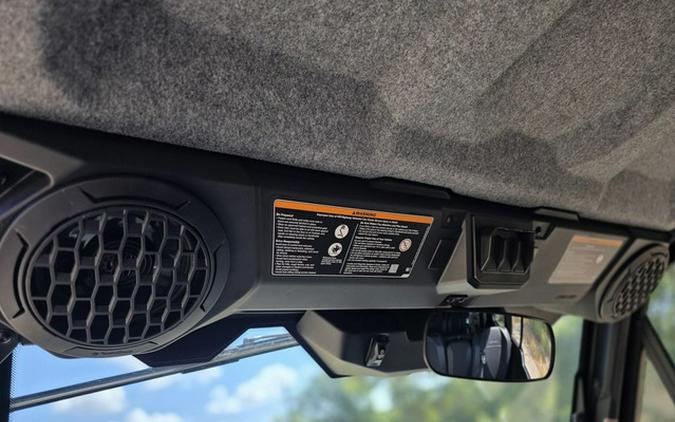 2027 Can-Am Defender XU MAX Limited HD11