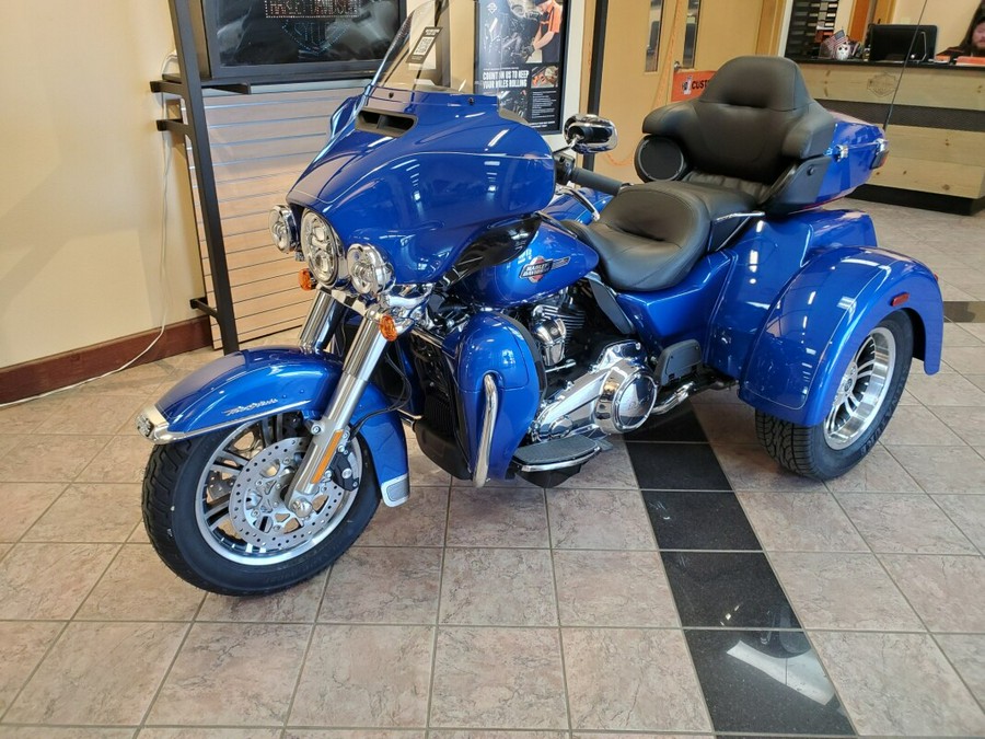 2024 Harley-Davidson Tri Glide Ultra Blue Burst