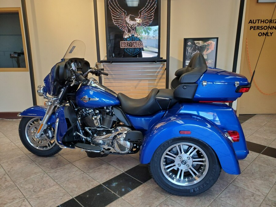 2024 Harley-Davidson Tri Glide Ultra Blue Burst