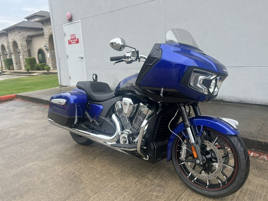 2023 Indian Motorcycle® Challenger® Limited Spirit Blue Metallic / Black Metallic