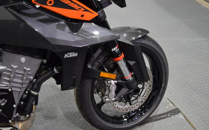 2024 KTM 990 Duke