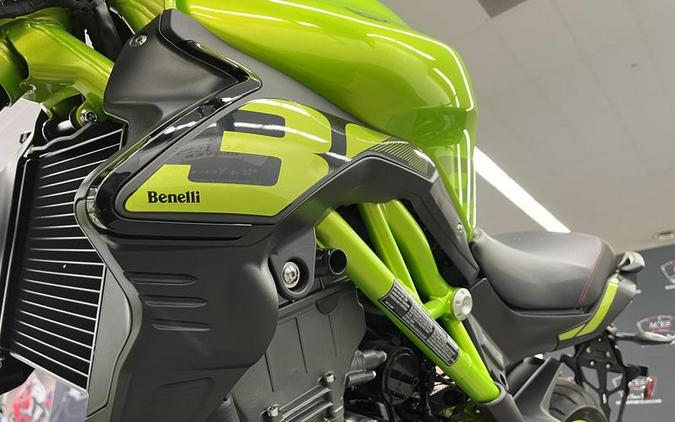 2023 Benelli 302S