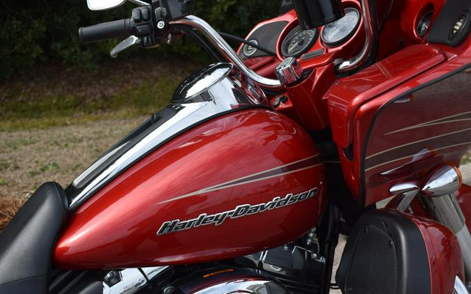 2012 Harley-Davidson® Road Glide® Ultra EMBR RED SUNGLO