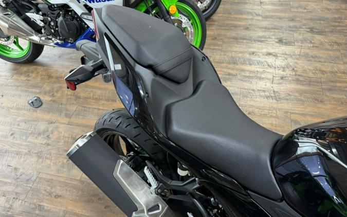 2024 Kawasaki Ninja® 500 Base