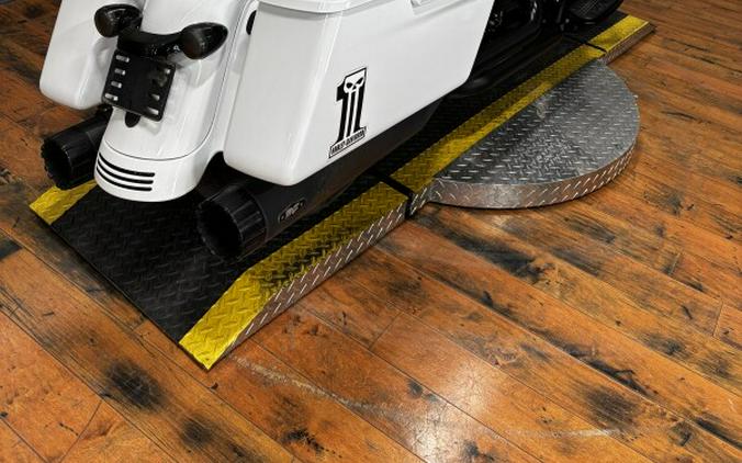 2016 Harley-Davidson® Street Glide® Special CRUSHED ICE PRL