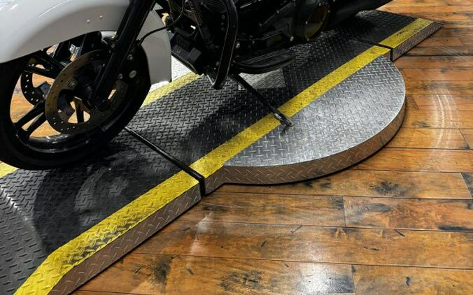 2016 Harley-Davidson® Street Glide® Special CRUSHED ICE PRL