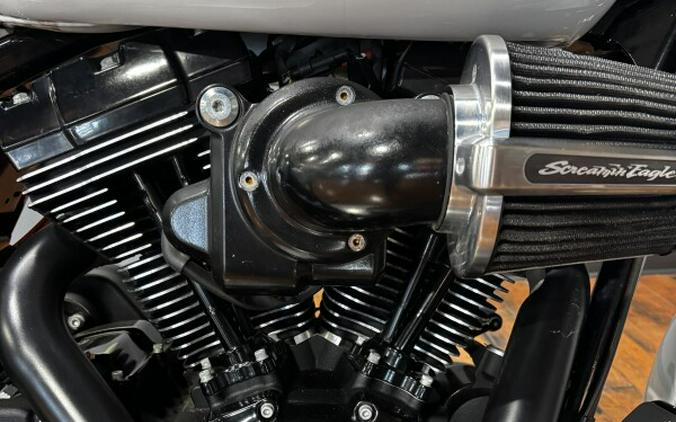 2016 Harley-Davidson® Street Glide® Special CRUSHED ICE PRL