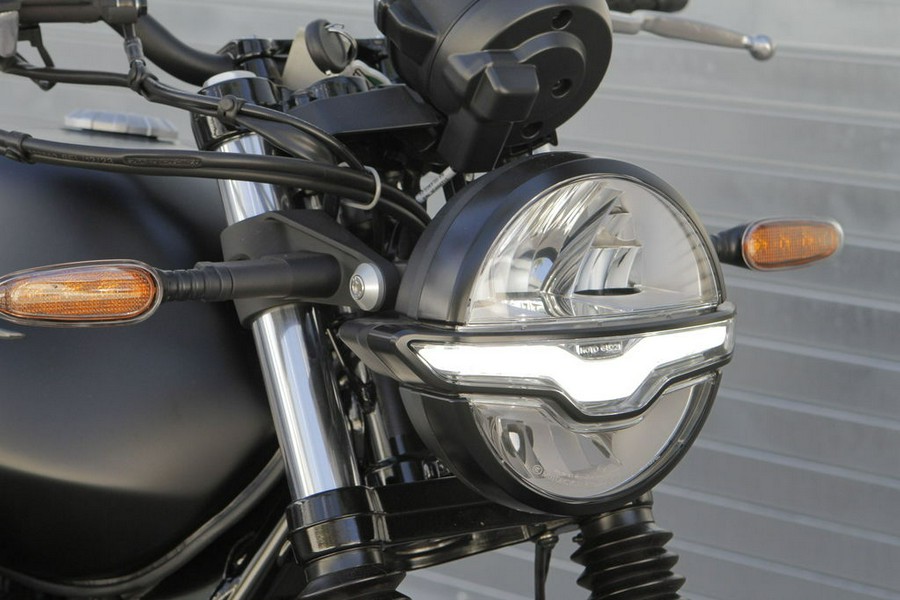 2027 Moto Guzzi V7 Stone