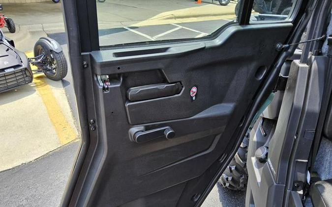 2026 Can-Am® Defender MAX DPS CAB HD10