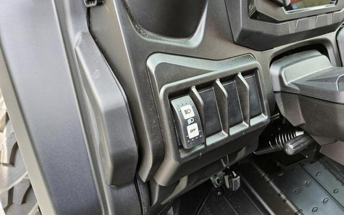 2026 Can-Am® Defender MAX DPS CAB HD10