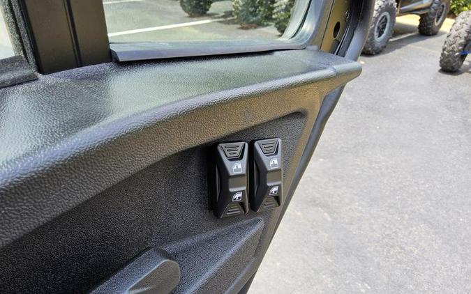 2026 Can-Am® Defender MAX DPS CAB HD10