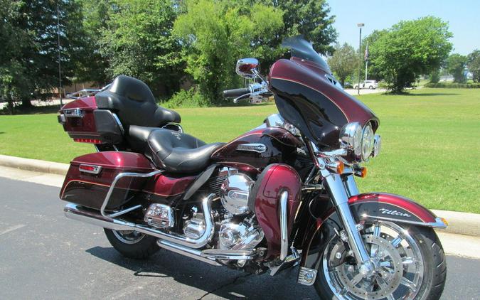 2015 Harley-Davidson® FLHTCU - Electra Glide® Ultra Classic®