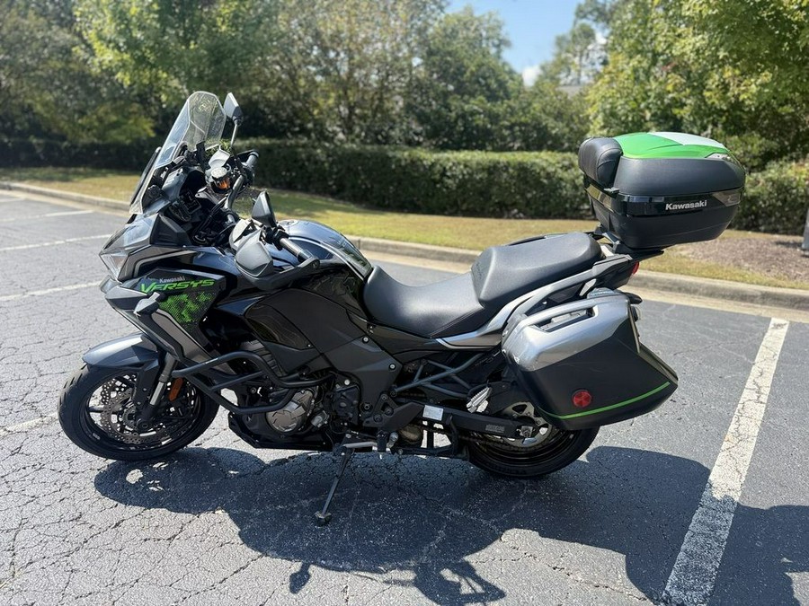 2022 Kawasaki Versys® 1000 SE LT+