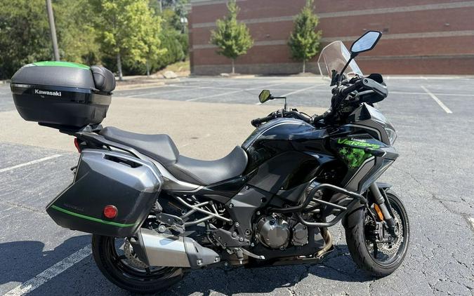 2022 Kawasaki Versys® 1000 SE LT+
