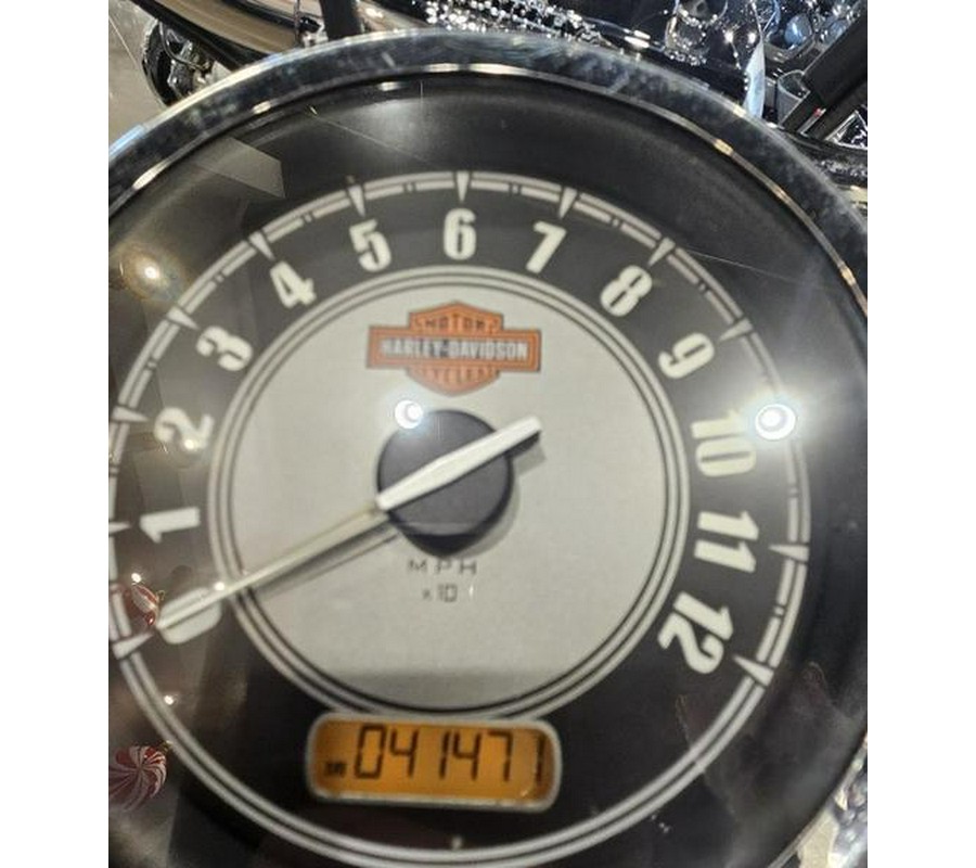 2011 Harley-Davidson® FLSTC - Heritage Softail® Classic