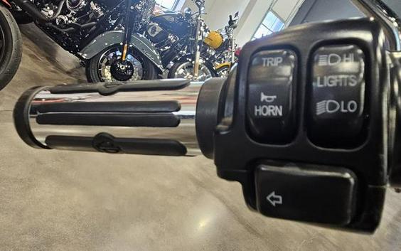 2011 Harley-Davidson® FLSTC - Heritage Softail® Classic