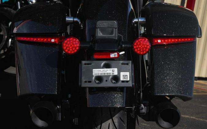 2026 Indian Motorcycle® Challenger® Dark Horse® 112 w/PowerBand Audio Black Crystal w/Black Metalli