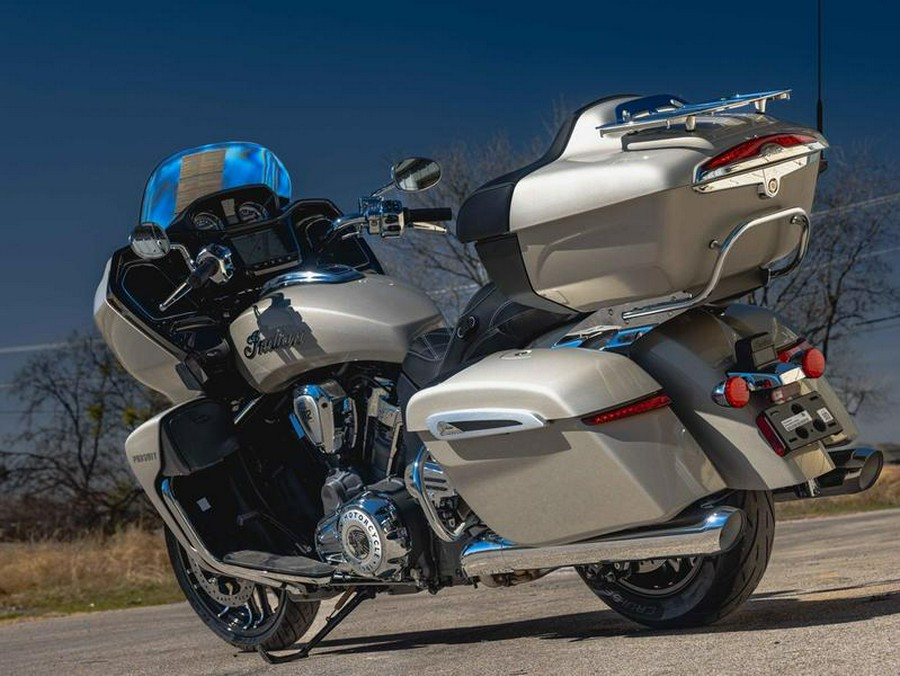 2026 Indian Motorcycle® Pursuit® Limited 112 w/PowerBand Audio Silver Quartz Metallic