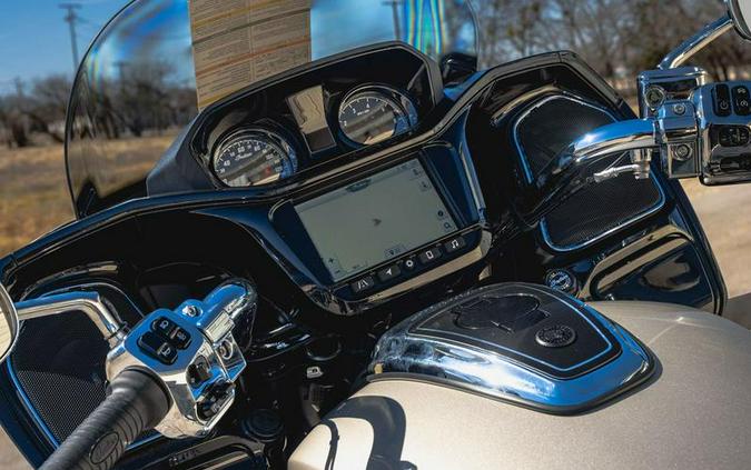 2026 Indian Motorcycle® Pursuit® Limited 112 w/PowerBand Audio Silver Quartz Metallic