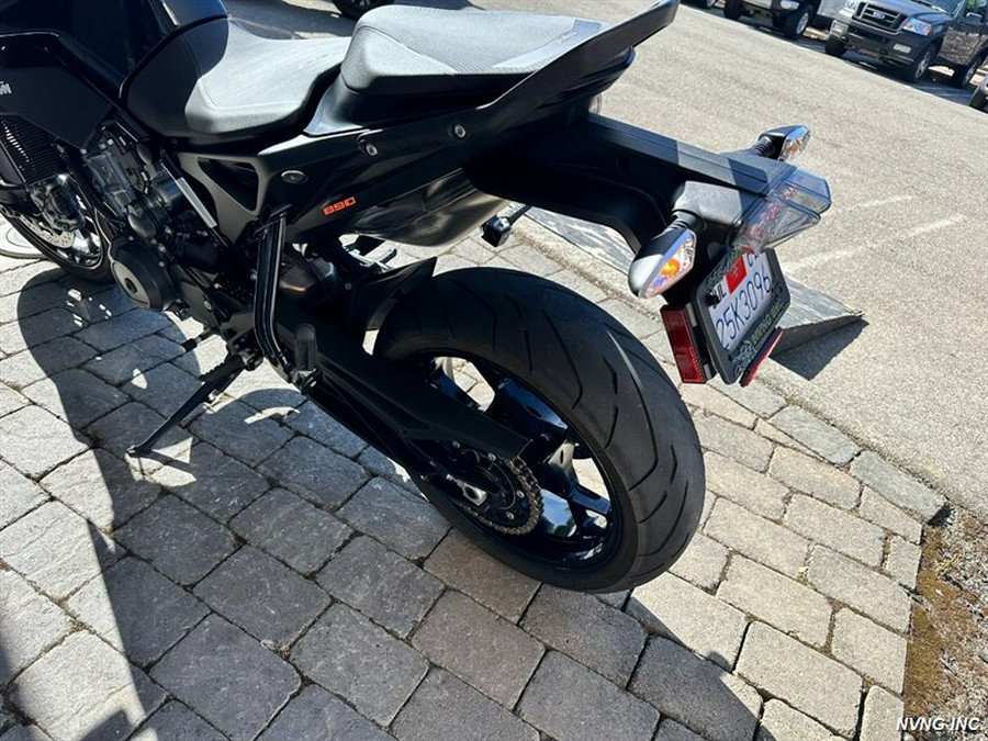 2021 KTM Duke 890