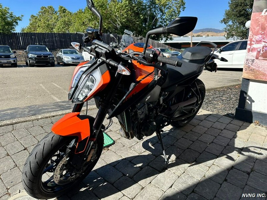 2021 KTM Duke 890