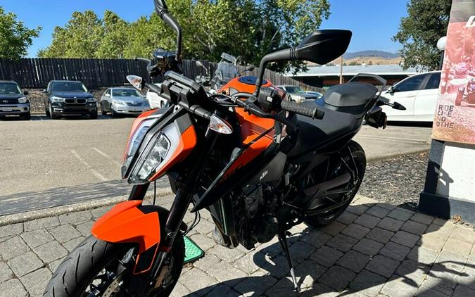 2021 KTM Duke 890