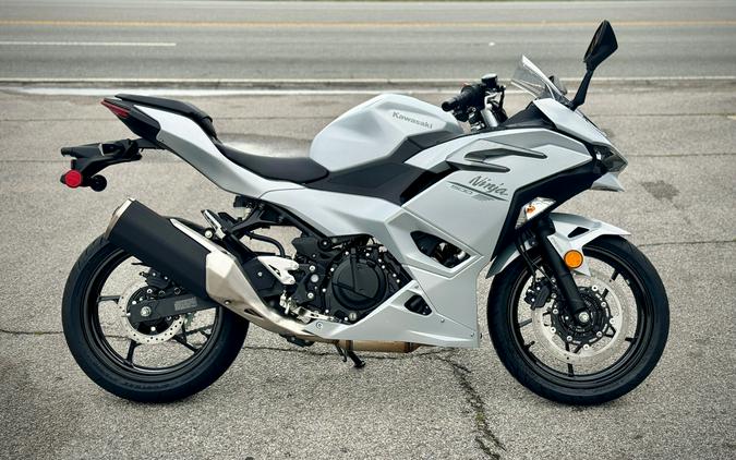 2024 Kawasaki Ninja 500 Review [14 Fast Facts]