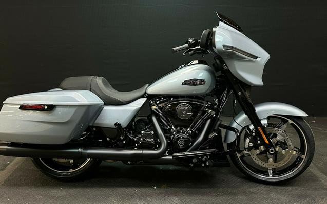 Harley-Davidson Street Glide® 2024 FLHX ATLAS SLV MTLIC