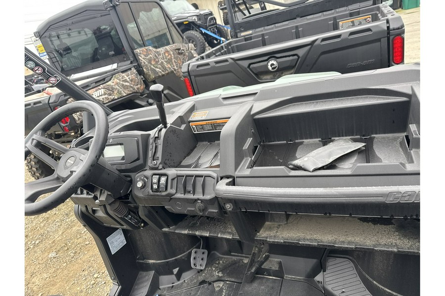 2024 Can-Am DEFENDER DPS HD10