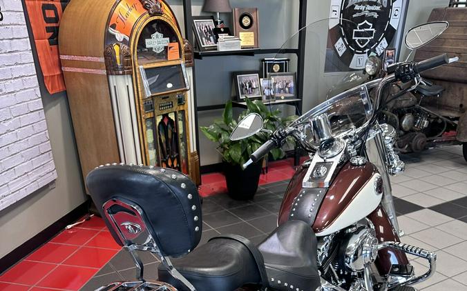 2000 Harley-Davidson® Heritage Softail® Classic white/broen