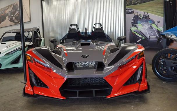 2026 Polaris Slingshot® R Manual Radiant Gray with Indy Red Pearl