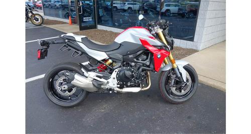 2020 BMW F 900 R Review (15 Fast Facts)