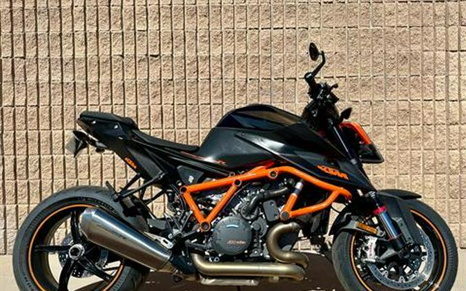 Video: Watch our 2020 KTM 1290 Super Duke R...