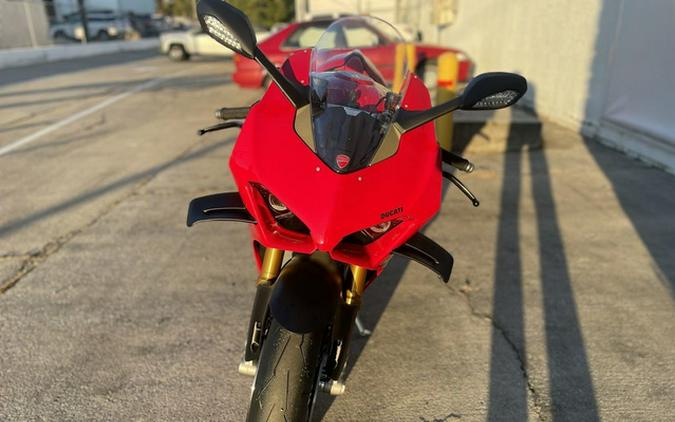 2024 Ducati Panigale V4 S Red