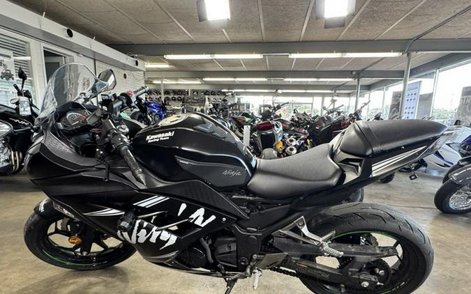 2017 Kawasaki Ninja 300 ABS Winter Test Edition