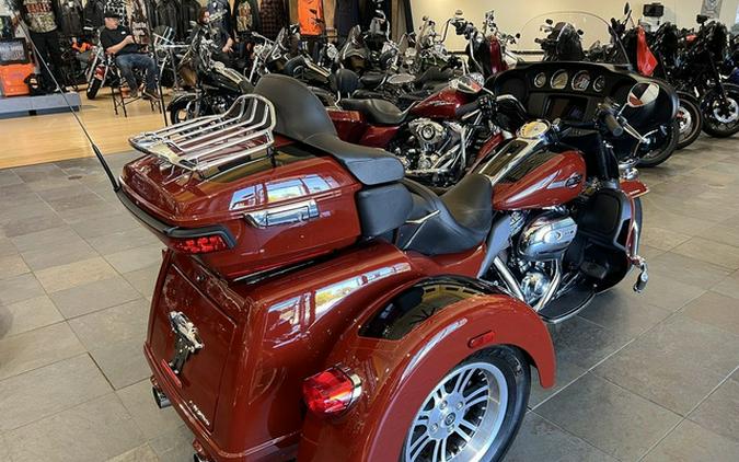 2024 Harley-Davidson Trike FLHTCUTG - Tri Glide Ultra