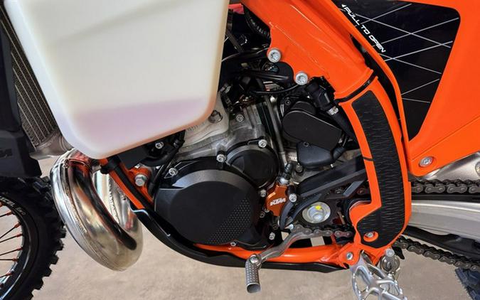 2027 KTM XC 300 W Hardenduro