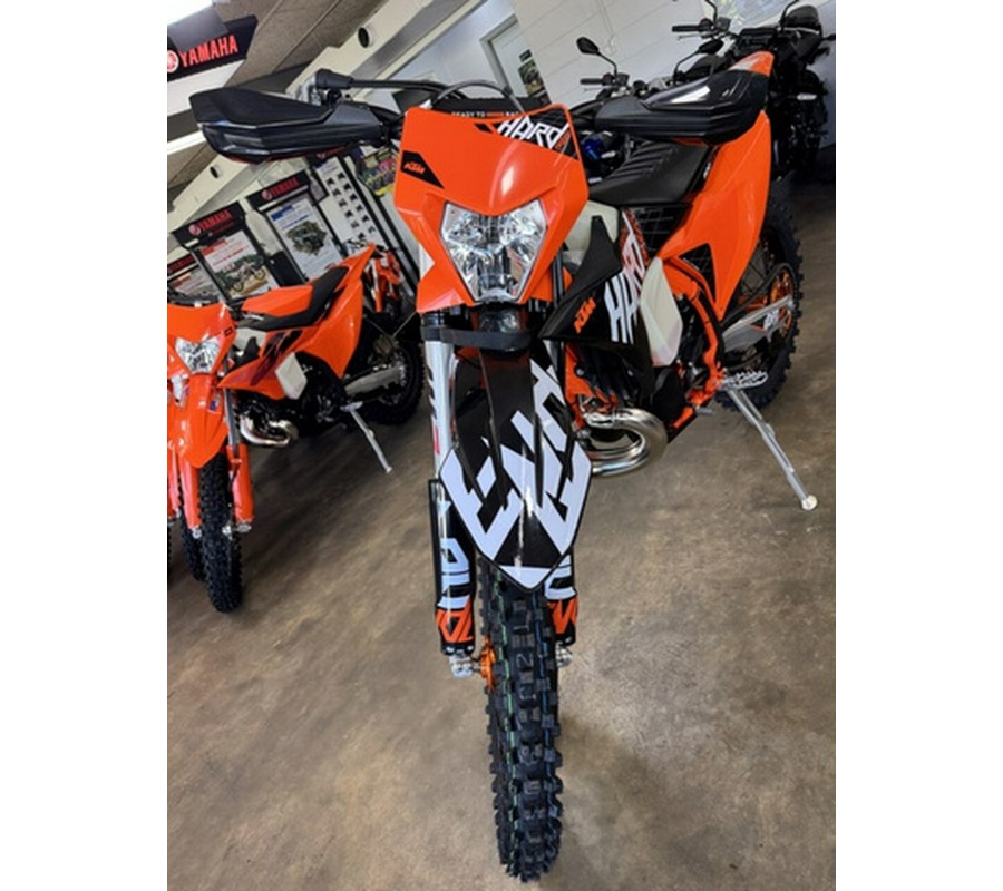 2027 KTM XC 300 W Hardenduro