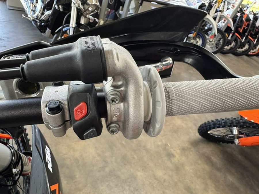 2027 KTM XC 300 W Hardenduro