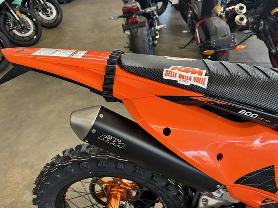 2027 KTM XC 300 W Hardenduro