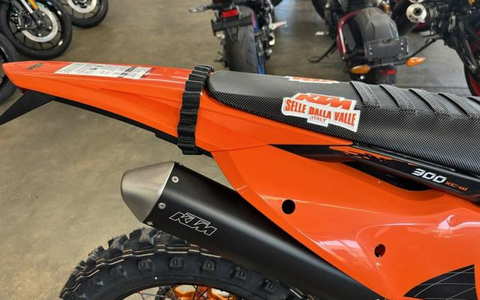 2027 KTM XC 300 W Hardenduro