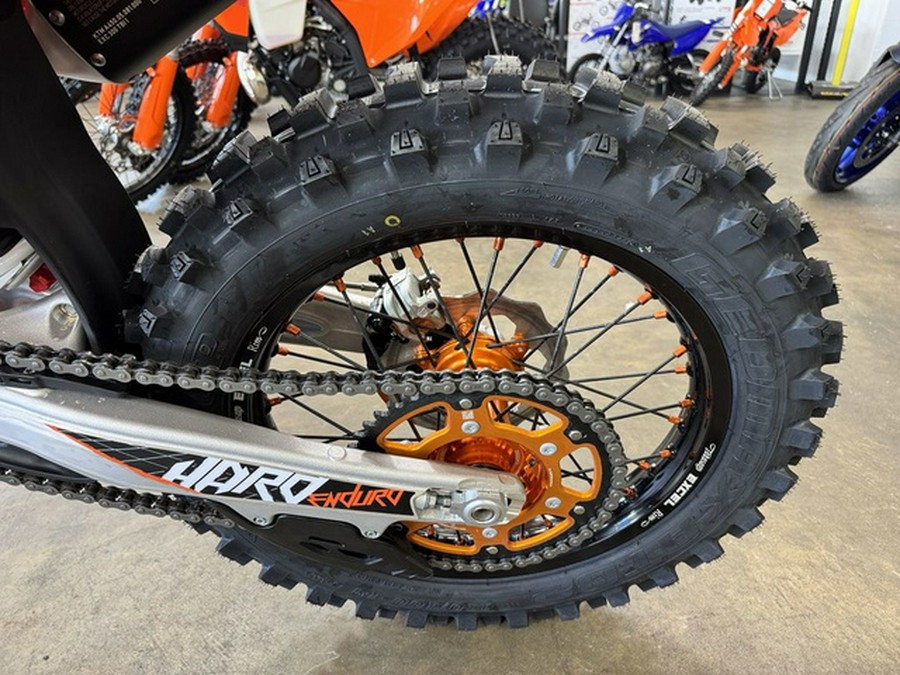 2027 KTM XC 300 W Hardenduro