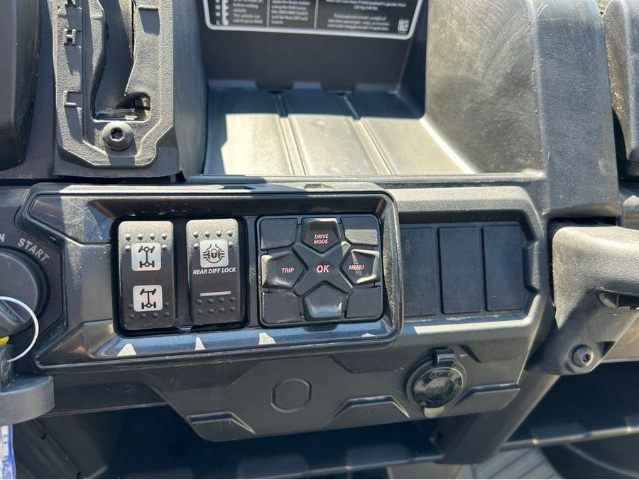 2024 Can-Am DEFENDER XT HD10