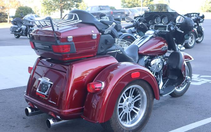 2011 Harley-Davidson Tri Glide Ultra Classic (FLHTCUTG)